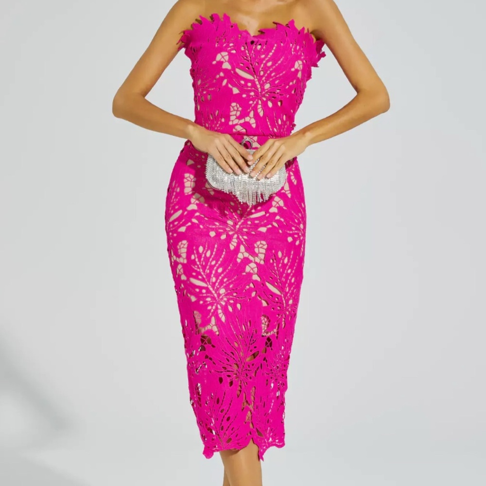 Elegant Pink Lace Strapless Dress